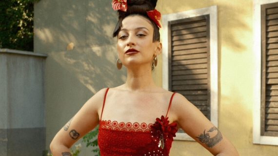 Melike Şahin’den Yeni Klip
