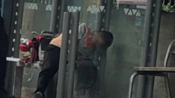 Hastaneden çıktı otobüs durağında öldü