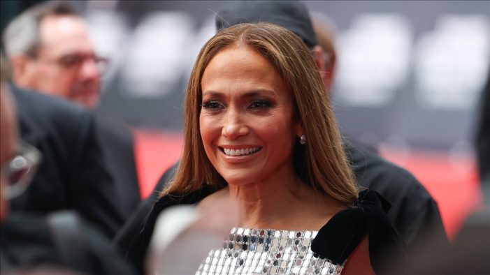 Jennifer Lopez İstanbul konseri öncesi hayranlarına mesaj gönderdi