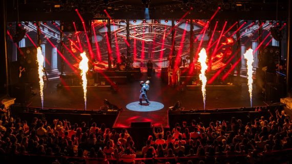 Harbiye’de Bir Yaz Klasiği Kenan Doğulu’dan Efsane Performans