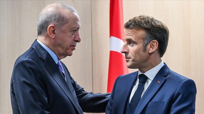 Cumhurbaşkanı Erdoğan Fransa Cumhurbaşkanı Macron ile telefonda görüştü