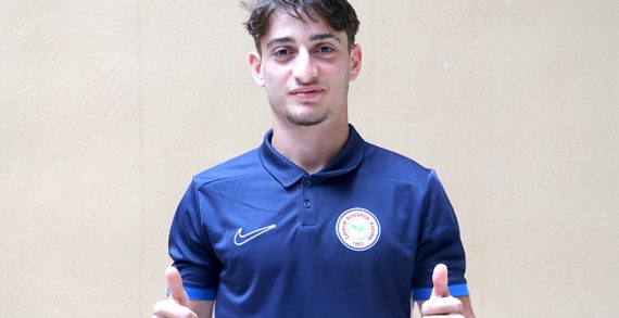 Çaykur Rizespor’un genç oyuncusu Muhammed Süper Lig’deki ilk maçı için gün sayıyor