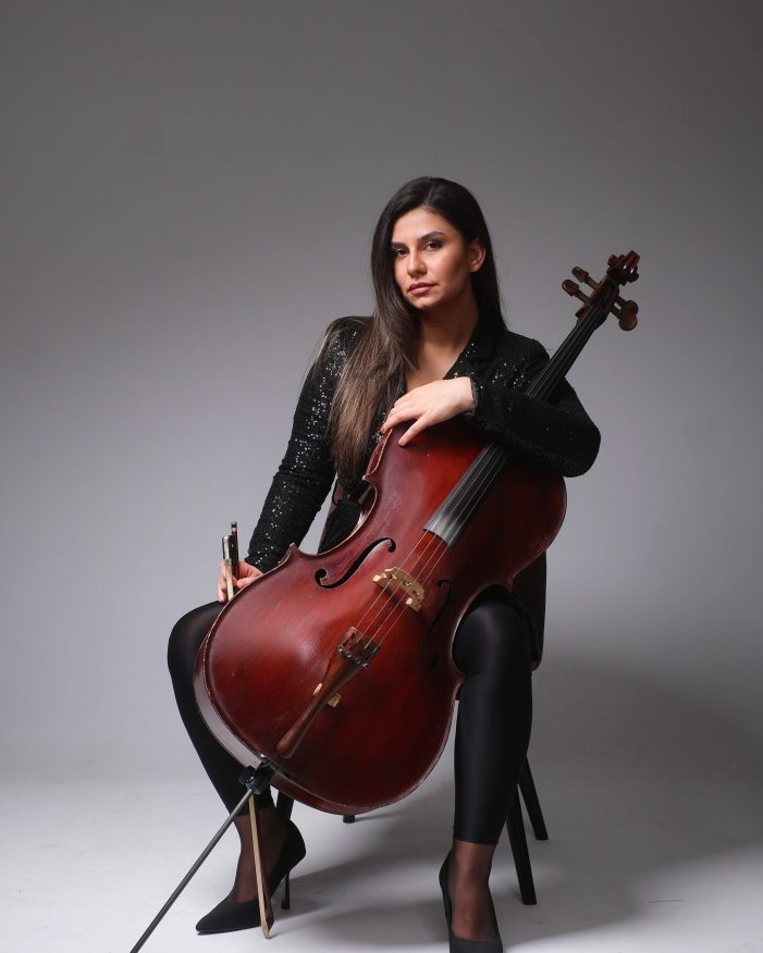 Aslıhan Karakaş İlk Teklisiyle 1 Numara’da!