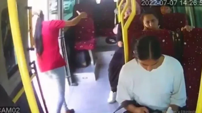 Aydın’da minibüsten düşen hemşire hayatını kaybetti