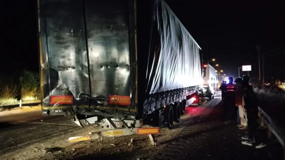 Kırmızı ışıktaki zincirleme kaza can aldı
