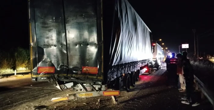 Kırmızı ışıktaki zincirleme kaza can aldı