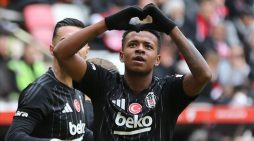 Beşiktaşlı futbolcu Keny Arroyo Cruzeiro’ya transfer oldu