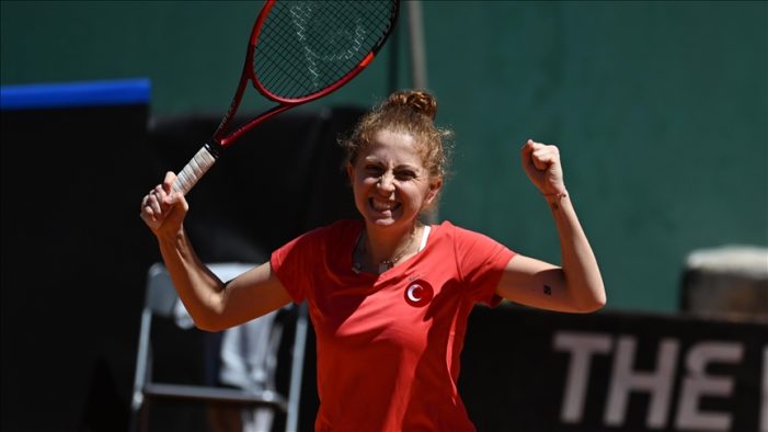 Milli tenisçi Berfu Cengiz kariyerinin ilk WTA ana tablo galibiyetini aldı