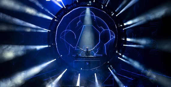 Grammy adayı Armin van Buuren İstanbul’da hayranlarıyla buluştu