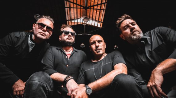 Gripin Kendi Şarkılarını Coverladı
