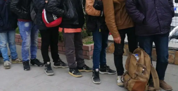 Edirne ve Kırklareli’nde 15 kaçak göçmen yakalandı Edirne ve Kırklareli’nde 15 kaçak göçmen yakalandı