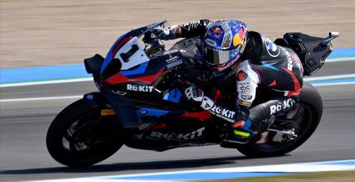 Toprak Razgatlıoğlu İspanya’daki ilk yarışta ikinci oldu