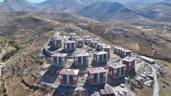 Depremlerden etkilenen Yeşilyurt’ta afetzedeler için yapılan 512 konutta sona gelindi