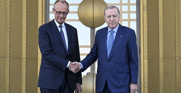 Cumhurbaşkanı Erdoğan Almanya Başbakanı Merz’i resmi törenle karşıladı Cumhurbaşkanı Erdoğan Almanya Başbakanı Merz’i resmi törenle karşıladı