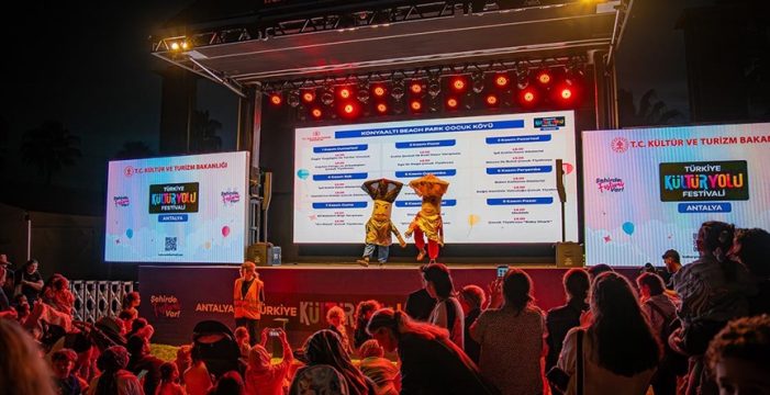 Antalya Kültür Yolu Festivali çeşitli etkinliklerle sürüyor Antalya Kültür Yolu Festivali çeşitli etkinliklerle sürüyor