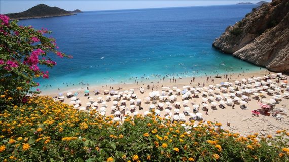 Antalya tüm zamanların en yüksek ekim ayı ziyaretçi rekorunu kırdı