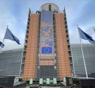 AB Komisyonu: Rus vatandaşlarının vize kısıtlamasına ilişkin ilave adımları gözden geçiriyoruz AB Komisyonu: Rus vatandaşlarının vize kısıtlamasına ilişkin ilave adımları gözden geçiriyoruz