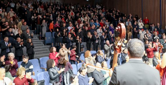 CHP Lideri Özgür Özel KKTC Cumhurbaşkanlığı Senfoni Orkestrası’nın Yeni Yıl Konserini İzledi