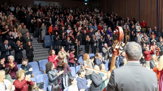 CHP Lideri Özgür Özel KKTC Cumhurbaşkanlığı Senfoni Orkestrası’nın Yeni Yıl Konserini İzledi
