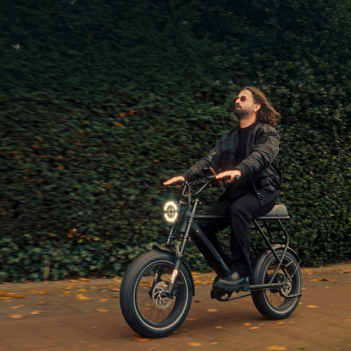 Koray Avcı’dan Barış Manço’ya Saygı Duruşu