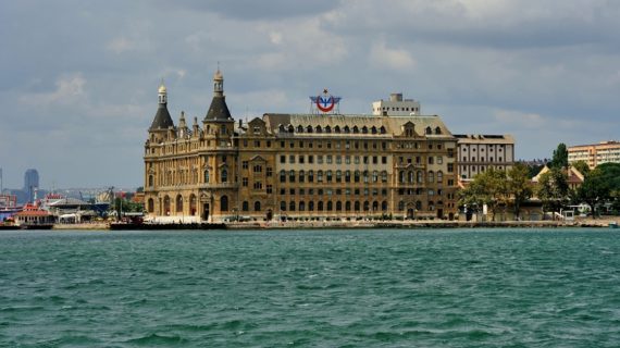 Bakan Ersoy, Haydarpaşa ve Sirkeci Garı için yeni vizyonu açıkladı