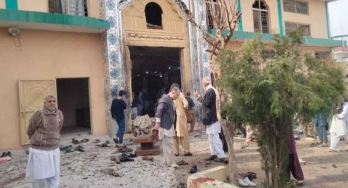 Pakistan’da cuma namazında patlama!..