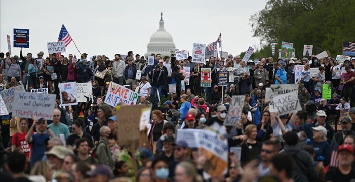 ABD’deki En Büyük Protesto Gösterisi: 9 Milyon Kişi Trump’a Karşı Sokağa Döküldü