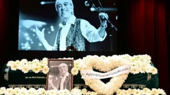 Edip Akbayram mezarı başında anıldı..