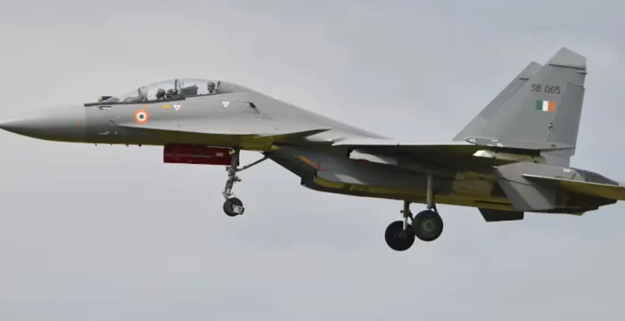 Hindistan’da savaş uçağı düştü!..