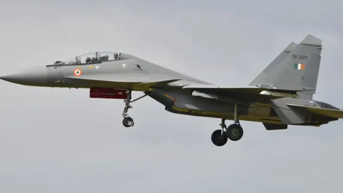 Hindistan’da savaş uçağı düştü!..