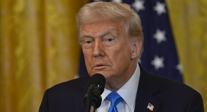 Trump İran’a silah satan ülkelere gümrük vergisi uygulayacağını kaydetti