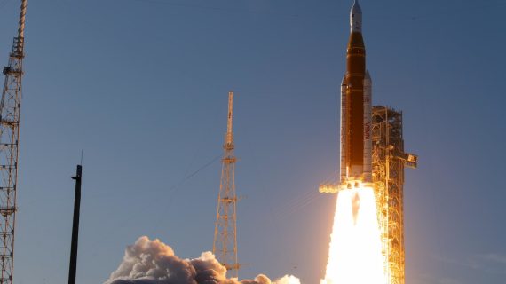 Ay’a Dönüş Başladı: Artemis II Mürettebatı Tarihi Yolculuğuna Çıktı