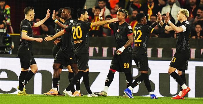 Aslan ‘İzmir’de ‘Kaptan’ıyla Güldü!