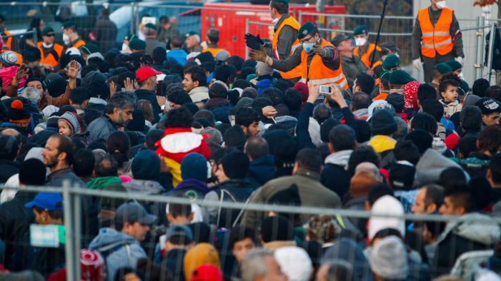 İspanya’da 500 Bin Göçmene “Af” Krizi