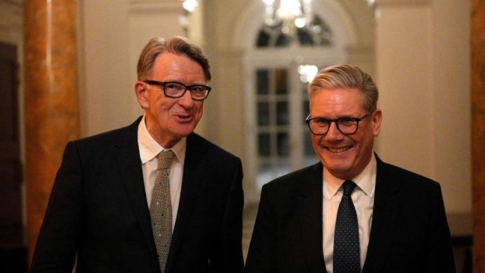 İngiltere’de Mandelson Krizi: Başbakan Starmer İçin İstifa Çanları Çalıyor