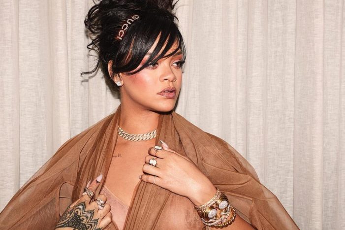 ‘Rihanna’ sessizliğini rekorla bozdu