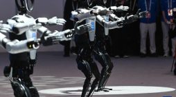 İnsansı Robotların Dayanıklılık Sınavı: Pekin’de Maraton Başlıyor!
