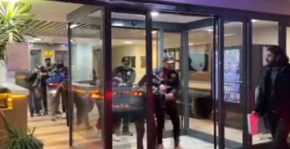 Beşiktaş’ta 14 araç kundaklandı..