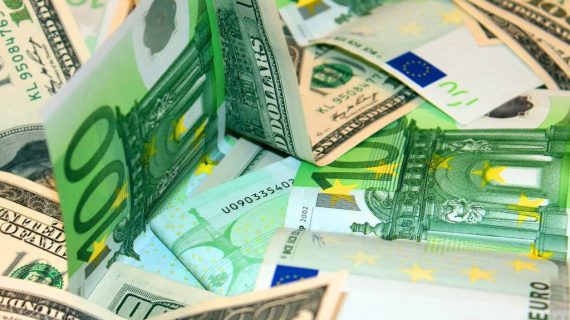 TL’nin dolar ve euro karşısındaki eriyişi devam ediyor..