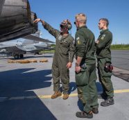 Gökyüzündeki manevra Finlandiya’yı karıştırdı..