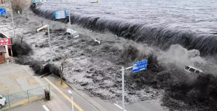 Japonya’da tsunami uyarısı yapıldı..