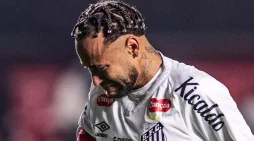 Neymar efsanesi olduğu kulüpte yuhalandı..