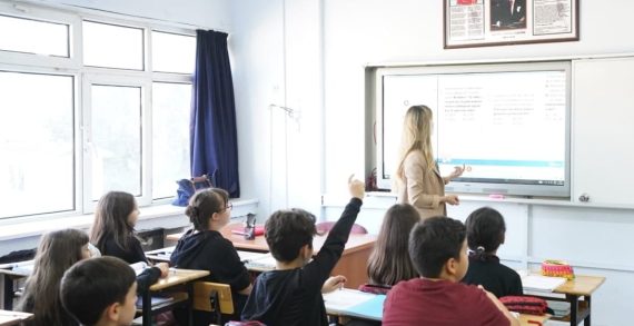 Öğretmenlerin il içi isteğe bağlı yer değiştirme duyurusu yayımlandı..