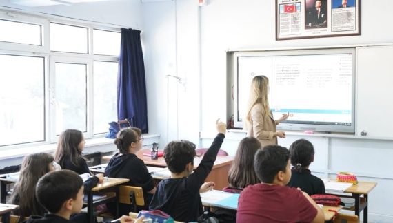 Öğretmenlerin il içi isteğe bağlı yer değiştirme duyurusu yayımlandı..