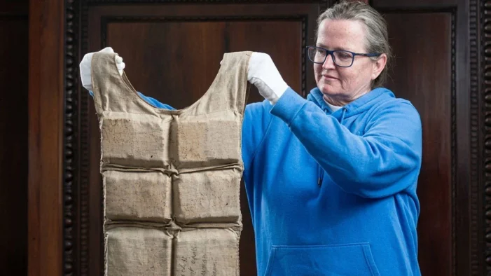 Titanic’ten kalan can yeleği rekor fiyata satıldı..