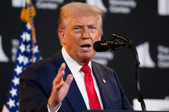 Trump’tan İran’a : Yakında akıllarını başlarına almaları gerekiyor