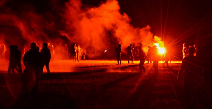 Fransa’da “Tehlikeli” Rave Partisi: Askeri Poligonda 20 Bin Kişi