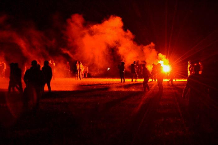 Fransa’da “Tehlikeli” Rave Partisi: Askeri Poligonda 20 Bin Kişi