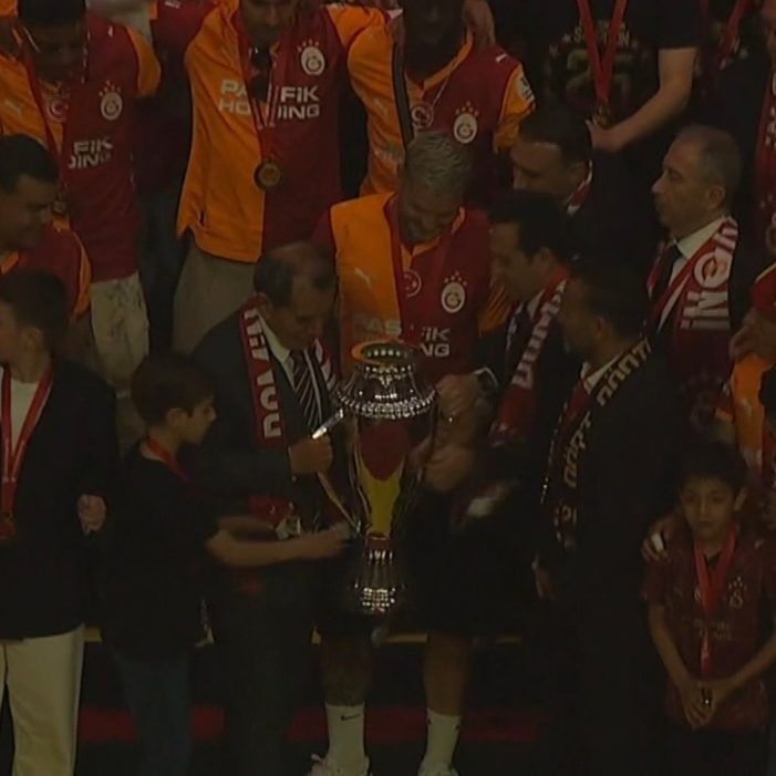 Galatasaray 4. şampiyonluğunu kutladı!