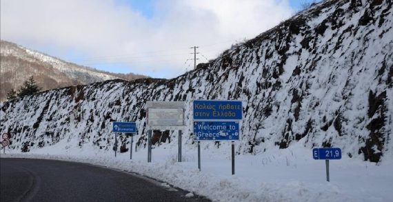 Yunanistan dağlarındaki kar örtüsü hızla yok oluyor..